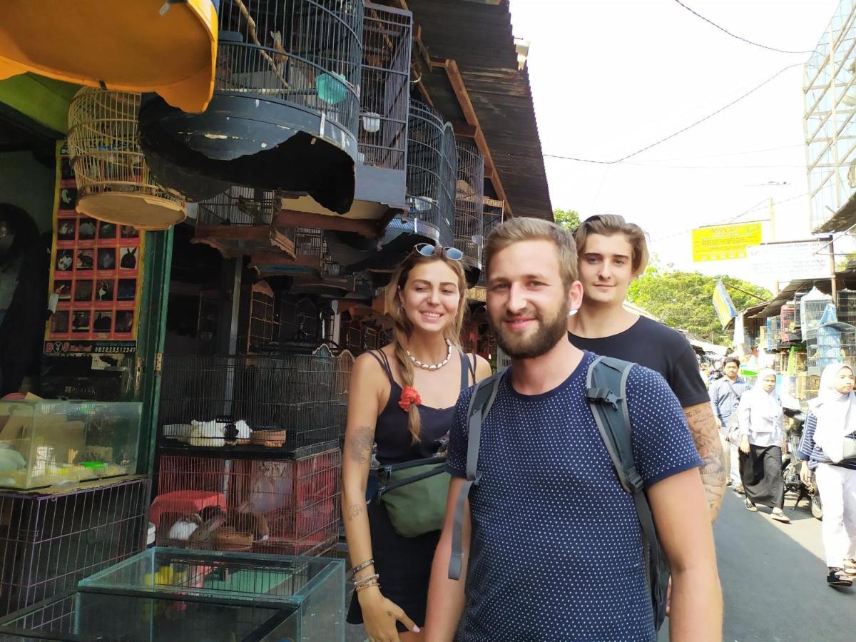 Griya Backpacker Pak Yon Bed and Breakfast Malang Exteriör bild